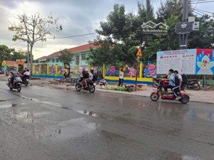 bán mặt tiền kinh doanh đường nhựa lò lu trường thạnh, dt: 180m2 ngang 10m chỉ 10 tỷ tl