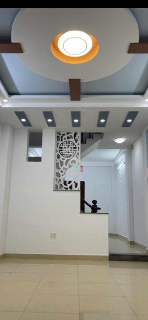 tôi chính chủ bán căn nhà hẻm 83/119 dt 4x14m 1 trệt 2 lầu đường trước nhà 7m, cách mặt tiền 10m