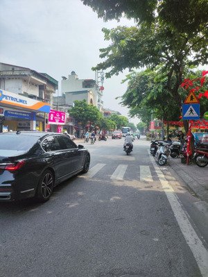 bán nhà mặt phố kinh doanh dt 100m2 mt 4.1m 18.5tỷ trung tâm long biên