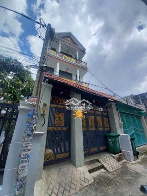 bán nhà 3 tầng ngay mt đường tam bình dt 145m2, shr, vuông a4, dòng tiền 36tr/tháng giá 8.2 tỷ.