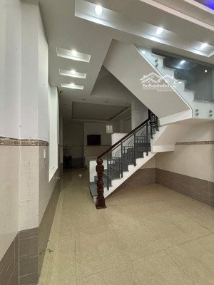 cần gấp - bán gấp! nhà nguyễn thiện thuật, p14, bình thạnh | tặng nội thất còn bớt ít