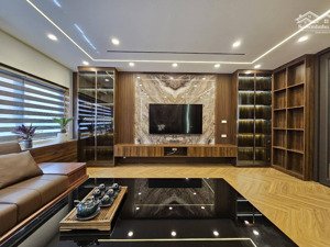 hiếm, nhà đẹp thạch bàn, 65m xây 8 tầng, cách mặt phố 10m, tổng 8 phòng ngủ.