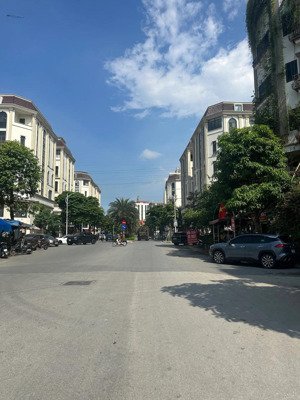 bán nhà 7 tầng thang máy himlam vạn phúc, kinh doanh đỉnh gần 50m2, giá 20 tỷ x nhỏ lhcc 