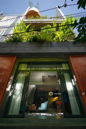 chỉ với 22 tỷ. có ngay nhà đẹp 4tầng ở thảo điền, quận 2. hđt:60 tr/th. 4,5x20m