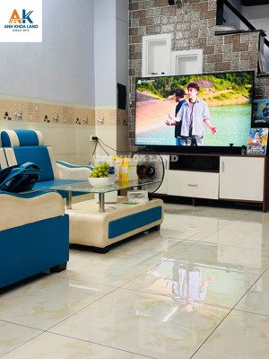 334lx bán nhà mặt tiền 3 tầng dt 67.7m2 giá 6.7 tỷ - khu chợ đường số 4 - p. linh xuân