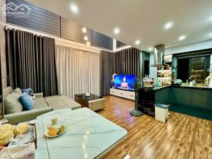 Bán nhà mặt phố Đê La Thành 113m2 2 mặt tiền kinh doanh tốt 41.5 tỷ