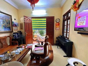 siêu phẩm 3 mặt thoáng ngõ thông tứ ngả ô tô vào cạnh sân chơi 50m ra phố lạc long quâ