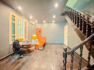 mặt phố đặng tất, quán thánh - lô góc - kinh doanh đỉnh - đi bộ ra lăng bác