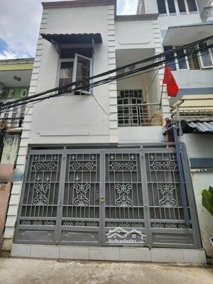 bán nhà 1 trệt 1 lầu. trung tâm quận 7. cách phú mỹ hưng 300m- hẻm xe tải. giá 6.8 tỷ