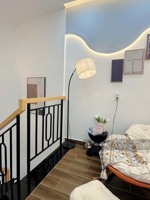 chính chủ cần bán gấp nhà mới full nội thất vào ở liền ngay hoàng hoa thám - 3 phòng ngủ - 5.75 tỷ