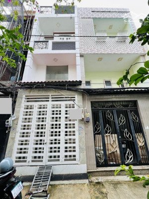 bán nhà 3 tầng - hẻm ô tô chỉ 3ty850 ngay chợ bình trị đông - tên lửa - 3 pn - 3 wc - hẻm ô tô