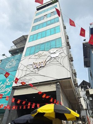 bán toà nhà văn phòng mặt phố đường láng thiết kế thông sàn kd 9t thang máy dt 50m*9t*5mt :36,7 tỷ