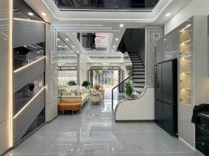 chỉ nhỉnh 10 tỷ có nhà 50m phố thạch bàn, 6 tầng thang máy, ô tô 7 chỗ vào nhà.