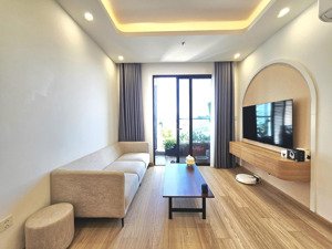 cần bán nhanh căn góc 2pn 2vs tầng trung toà lotus hoàng huy commerce