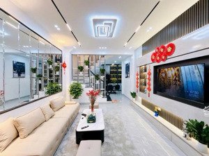 bán nhà trung tâm cầu giấy - ngõ thông - giá đầu tư