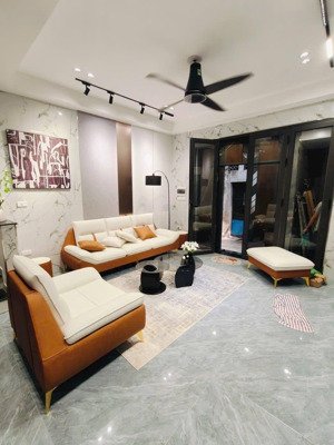 bán nhà yên hoà, ngõ thông kinh doanh, mặt ngõ lô góc, thang máy, ô tô đỗ gần, nhà full đồ ở ngay