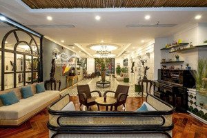 chuyển_nhượng toà khách sạn 3*** vị trí đẹp khu phố tây, cạnh bãi tắm mỹ khê.