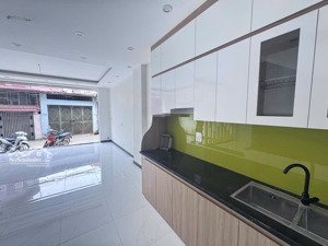 bán nhà tây mỗ, 42m2, mt4.5m, nhà mới ở ngay, ngõ thông, ô tô 4 chổ đỗ cửa, vào nhà, giá 6.95 tỷ