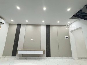 bán căn hộ tại nghĩa tân, 3,95 tỷ, 81m2, 3pn, 2wc, nội thất đầy đủ