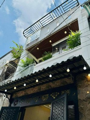 định cư úc cần bán nhanh nhà đ.võ văn tần,p5,q3 giá4tỷ200/65,7m2, thuê 25trgần cv tao đàn