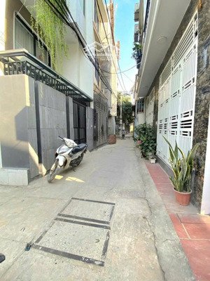 bán nhà mới xây đường 19/5 văn quán hà đông dt31m 5tầng viu thoáng