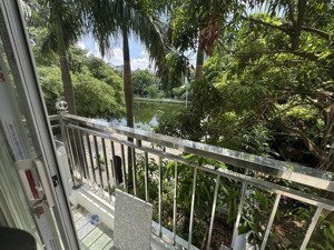 rao bán căn nhà cấp 4. tô ngọc vân, mặt hồ tây. sổ đỏ sẵn giao dịch. giá chào bán 60 tỷ. 180m2