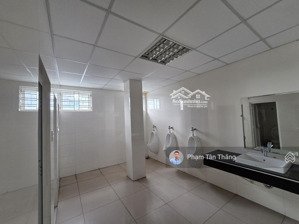 cho thuê nguyên sàn tầng 3 tòa nhà thiết kế kiểu văn phòng đường lê hồng phong, giá hợp lý