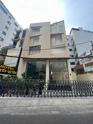 bán khách sạn - tòa nhà hẻm 8m - lê hồng phong, p.12, q.10 - dt: 14x20m - hầm + 7 tầng - giá 58 tỷ