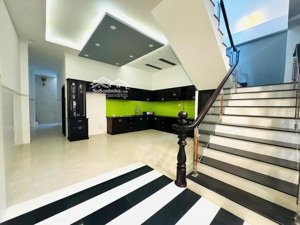 bán nhà còn mới vào ở, kinh doanh luôn mặt tiền đường củ chi cách biển chỉ có 300m