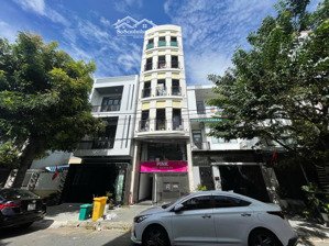 siêu phẩm có 1 ko 2 ,toà căn hộ 6 tầng - ngay sát chương dương view sông đô toả & pháo hoa quốc tế