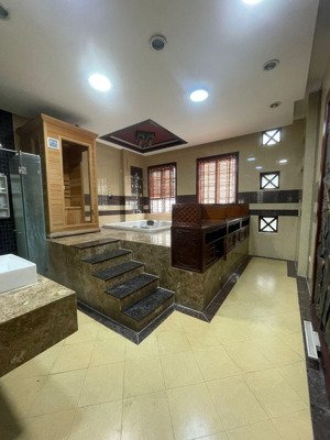 bán nhà tân mai 85m x 5 tầng mt 5.1m ô tô tránh gara vip nở hậu chỉ 24.8 tỷ