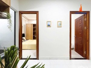 cho thuê căn hộ 2 phòng ngủ full nội thất - hầm xe thang máy ngay thích quảng đức phú nhuận