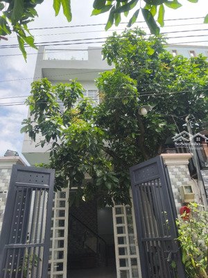 bán nhà 3 tầng (1 trệt + 1 lầu + 1 tum + sân thượng) đường 27 nguyễn xiển, sát vin q9