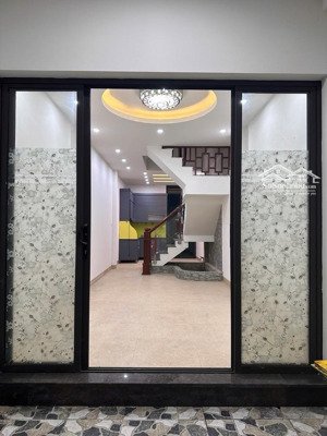 bán nhà việt hưng 45m2 - ngõ nông, gần ô tô thông, không quy hoạch - chẵn 6.45 tỷ