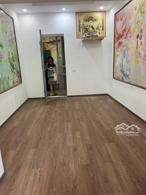 cực hiếm view sân chơi, tập thể tầng 2 sài đồng long biên, kết nối các tuyến phố thuận tiện giao