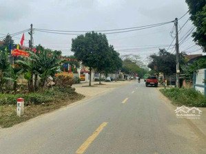 27 tr/m trung tâm trung sơn trầm sơn tây đường to thông giáp trường học và bệnh viện 