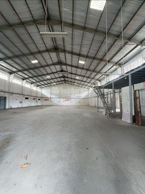 bán nhà xưởng đường bình trị đông, diện tich 1480m2 ngang 32m dài 50m chỉ 85 đồng