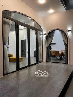 cần bán căn villa tại phan thiết hiện đang kinh doanh cho thuê tốt, full nội thất