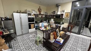 biệt thự sân vườn gần trục đường đôi kđt ciputra, mặt tiền khủng, ôtô tải đỗ cửa, thang máy, đầy đủ