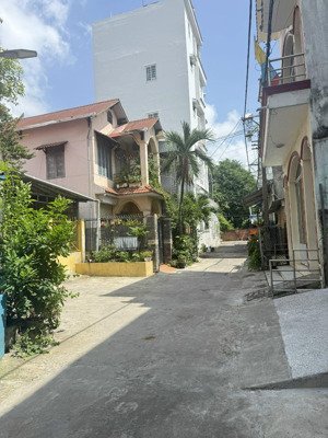 bán nhà mới xây hẻm xe hơi thông phường linh xuân chỉ 4ty hơn