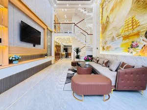 căn nhà đẹp 2 tầng, 59.5m2 ngay huỳnh văn bánh, phú nhuận. giá: 3 tỷ 620. shr, cho thuê tốt