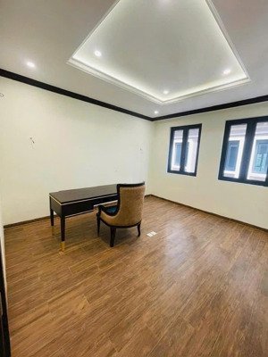 mình chuyển công tác, cần cho thuê lại căn biệt thự hoàn thiện 2-5 tầng full đồ