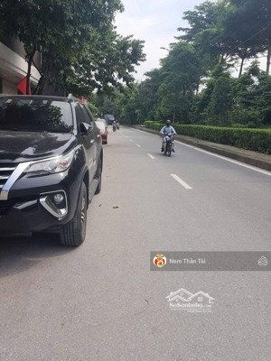 hạ chào 1 tỷ. giá mới 17.9 tỷ. mặt phố vip trung tâm 3 quận . lô góc mặt tiền khủng