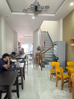 cần cho thuê nhà mặt tiền lạc long quân - 4 x 15m - kd đa ngành - chỉ 15tr/tháng