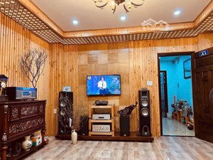 toà nhà 6 tầng gần biển vừa ở vừa cho thuê thu nhập 40tr/tháng