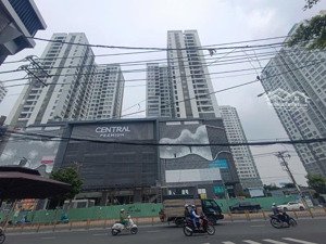 bán đất tặng căn nhà cấp 4 đang cho thuê 18tr. đường trước nhà 8m đối diện tttm central quận 8