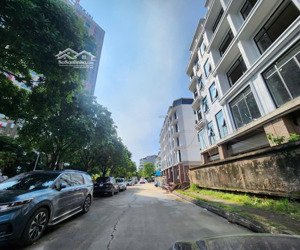 chính chủ cần bán liền kề shophouse the charm an hưng. cạnh chung cư giá đầu tư dt 101m2