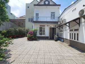 bán nhà sân vườn gần khu ẩm thực trục phan trung (đường 5 cũ)/chợ tân tiến. dt: 10,2x16m - shr