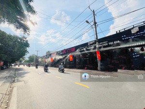 hàng ngộp nhà 4 tầng,hoàn công đủ ngay hoàng diệu 2 thu nhập sẵn 20tr/tháng