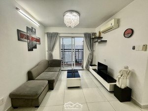 bán căn góc 83m tại 8x plus, view hướng nam, nhà có nội thất. sổ hồng sẵn, giá 3,3 tỷ.